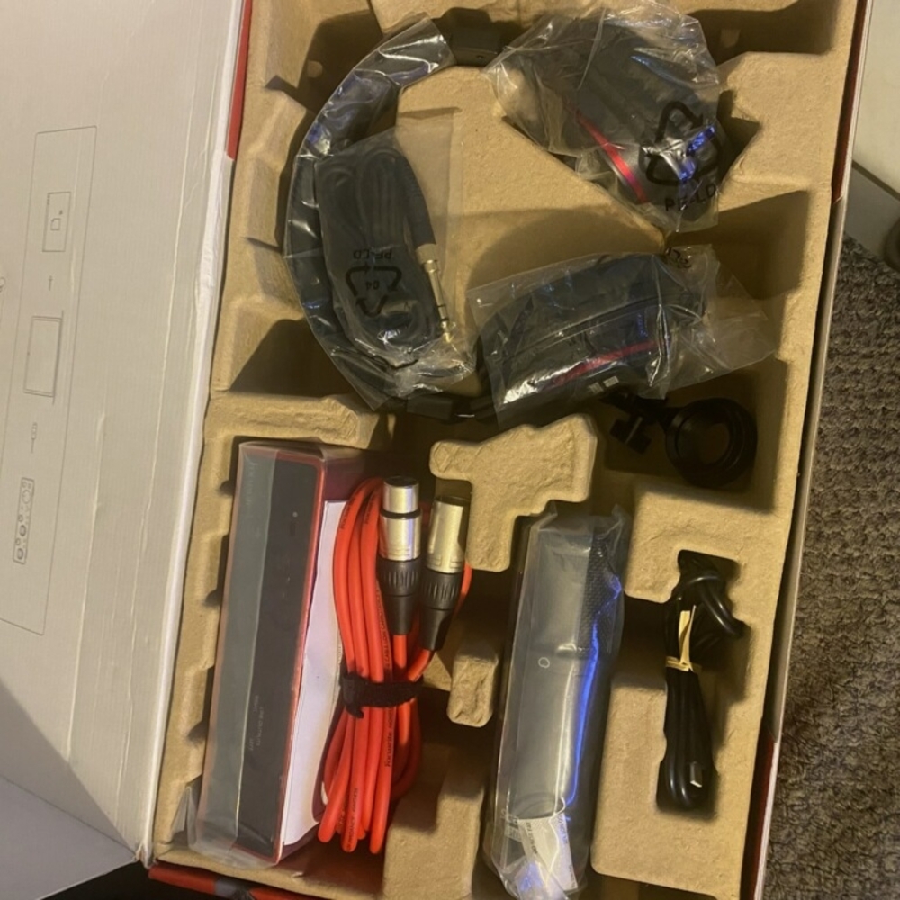 Scarlett Audio Interface Set with Red and Black Cables
